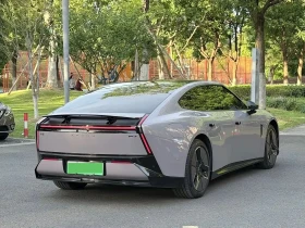 Xpeng P7, снимка 6