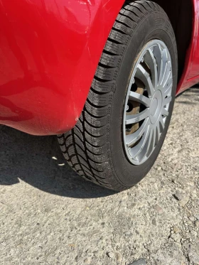 Toyota Yaris 1.0i Регистриран Климатик - 2100 € / 4107.24 лв. - 86864046 16