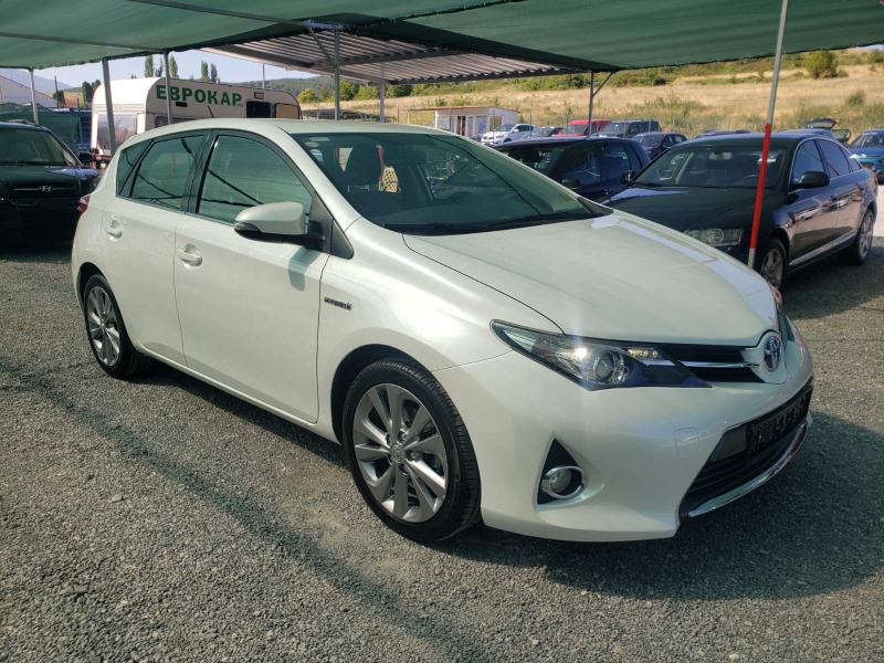 Toyota Auris 1, 8 Hibrid, снимка 2 - Автомобили и джипове - 46721462