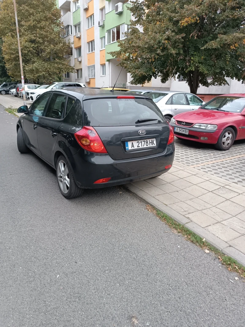 Kia Ceed 1.6 crd, снимка 4 - Автомобили и джипове - 48026148