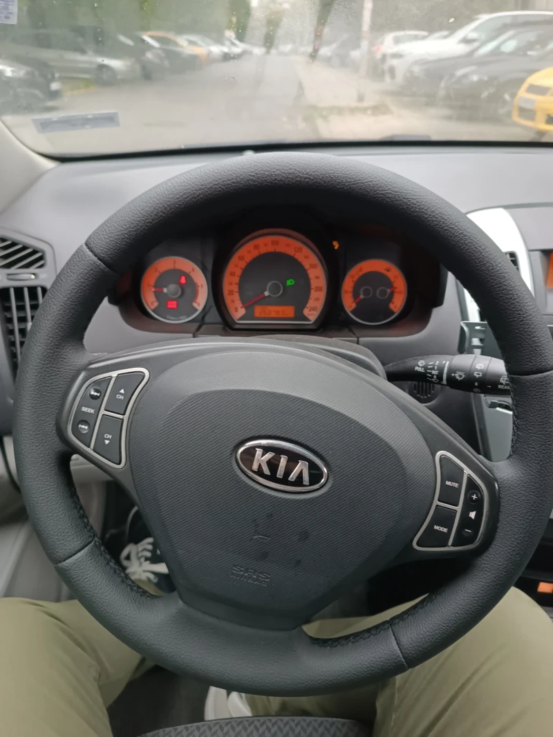 Kia Ceed 1.6 crd, снимка 11 - Автомобили и джипове - 48026148