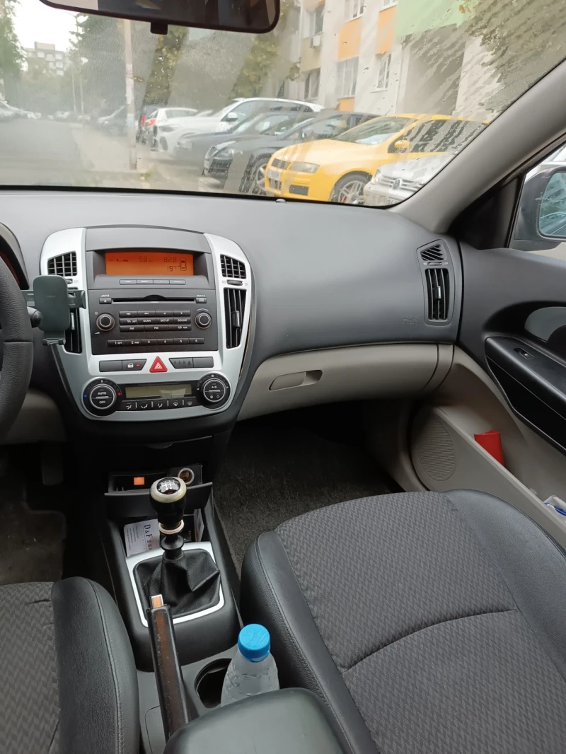 Kia Ceed 1.6 crd, снимка 7 - Автомобили и джипове - 48026148