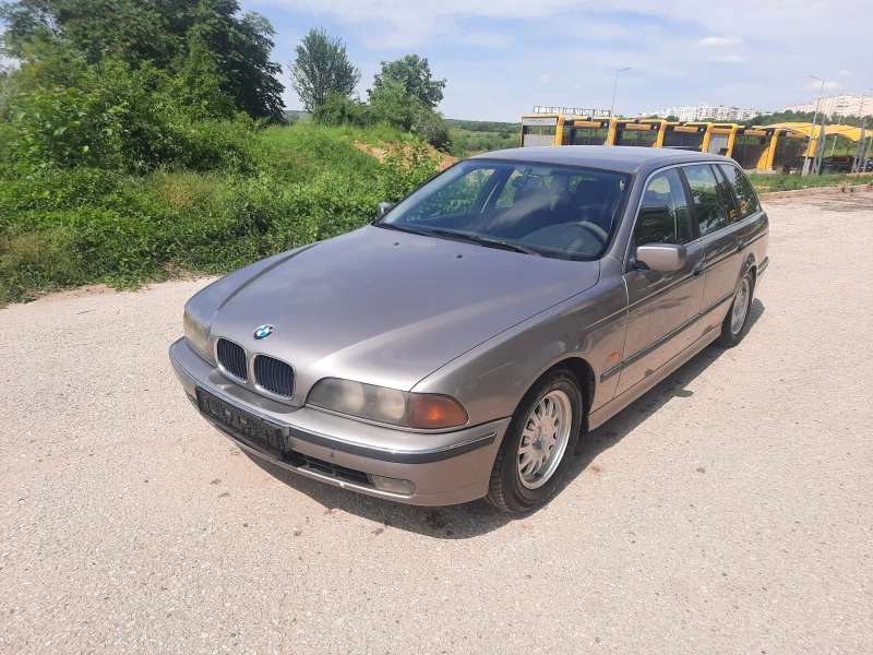 BMW 525 2 .5tds, снимка 1 - Автомобили и джипове - 48477631