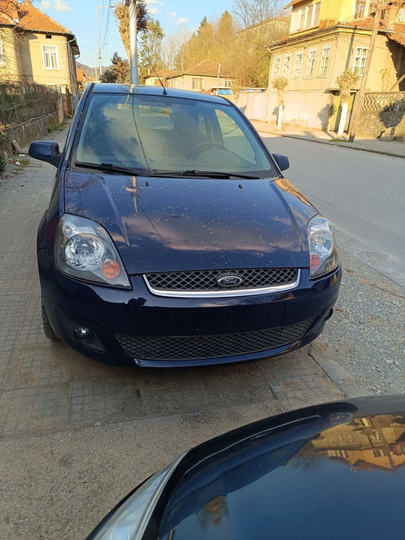 Ford Fiesta, снимка 1 - Автомобили и джипове - 48765880