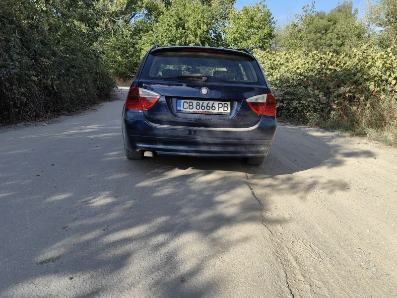 BMW 320 Touring, снимка 4 - Автомобили и джипове - 51487643