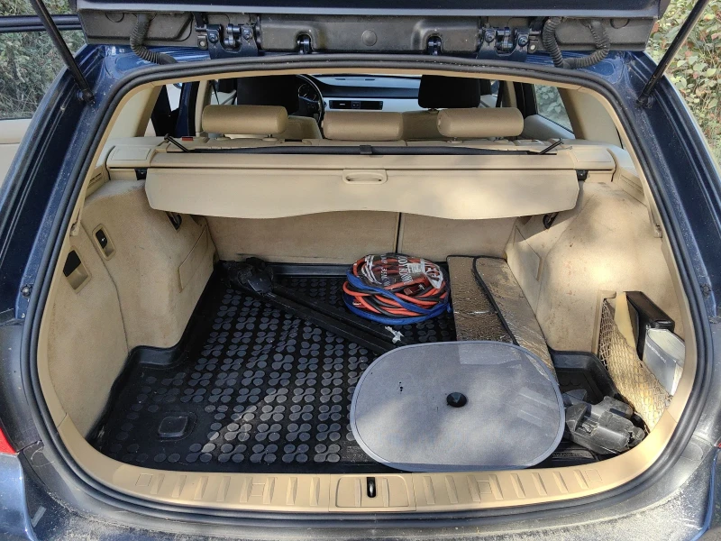 BMW 320 Touring, снимка 11 - Автомобили и джипове - 51487643