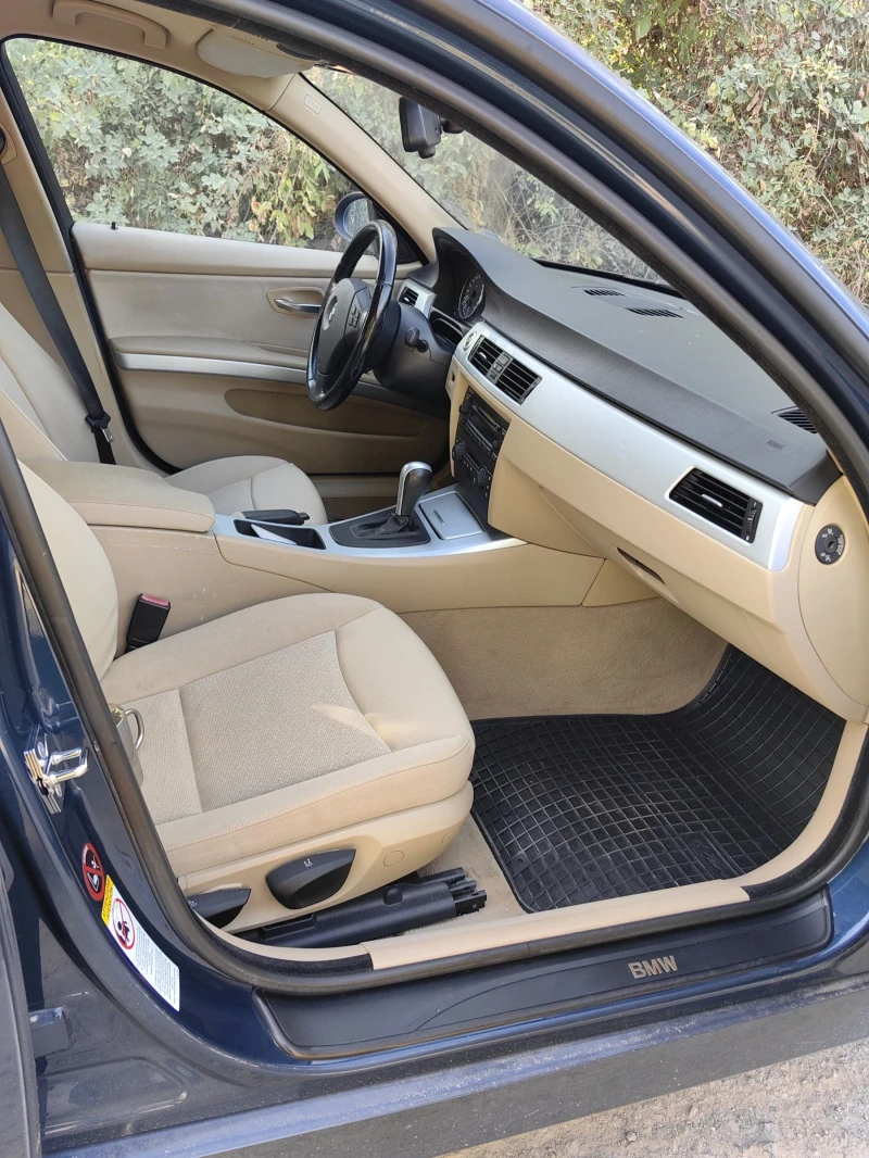 BMW 320 Touring, снимка 7 - Автомобили и джипове - 51487643