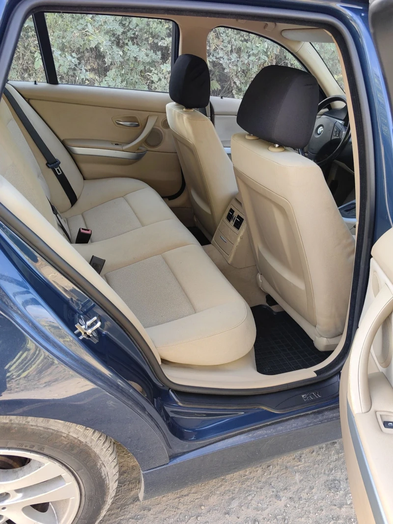 BMW 320 Touring, снимка 6 - Автомобили и джипове - 51487643