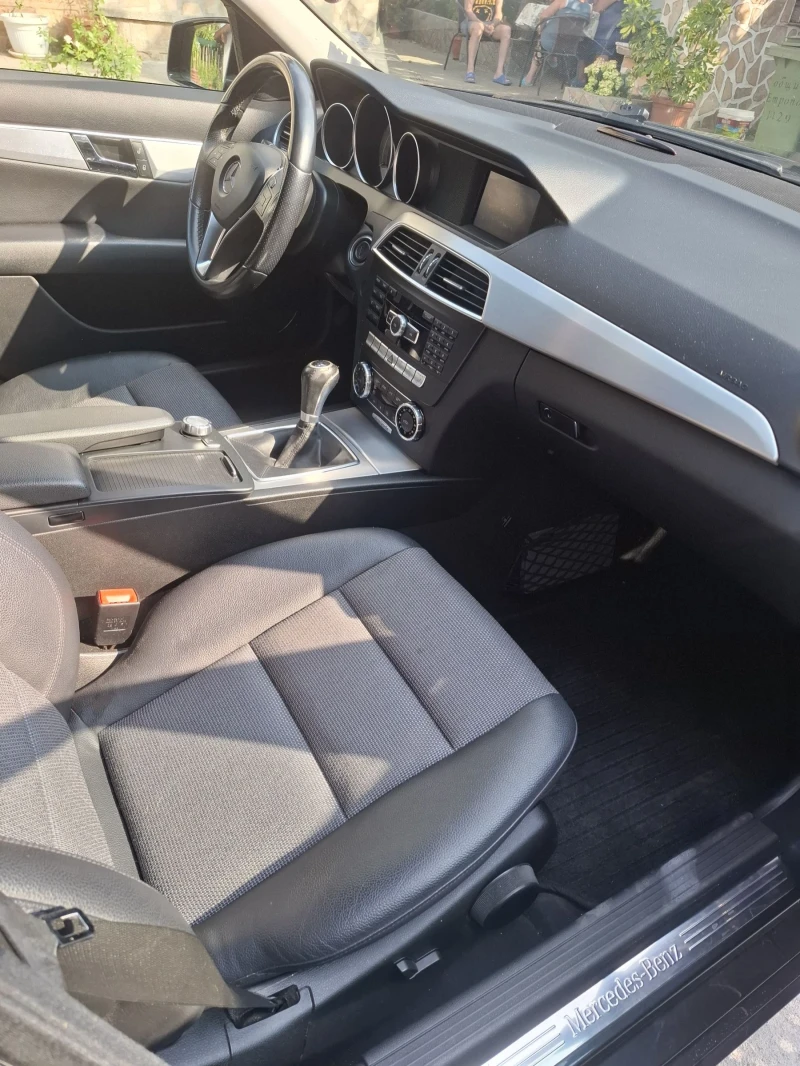 Mercedes-Benz C 180 Facelift / Avantgarde, снимка 8 - Автомобили и джипове - 51973265