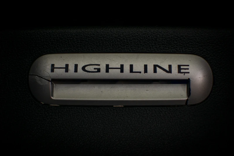 VW Multivan 2.5TDI 4 MOTION HIGHLINE, снимка 8 - Автомобили и джипове - 52483107