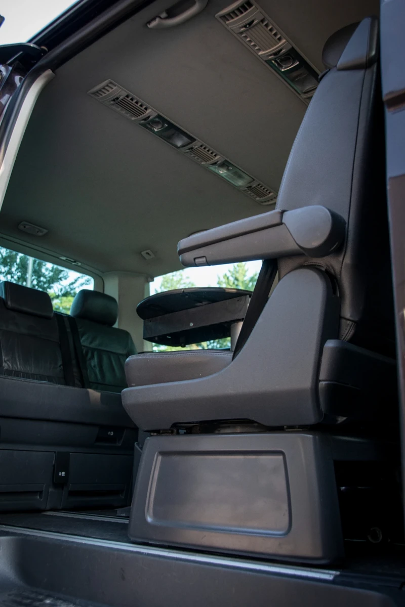 VW Multivan 2.5TDI 4 MOTION HIGHLINE, снимка 5 - Автомобили и джипове - 52483107