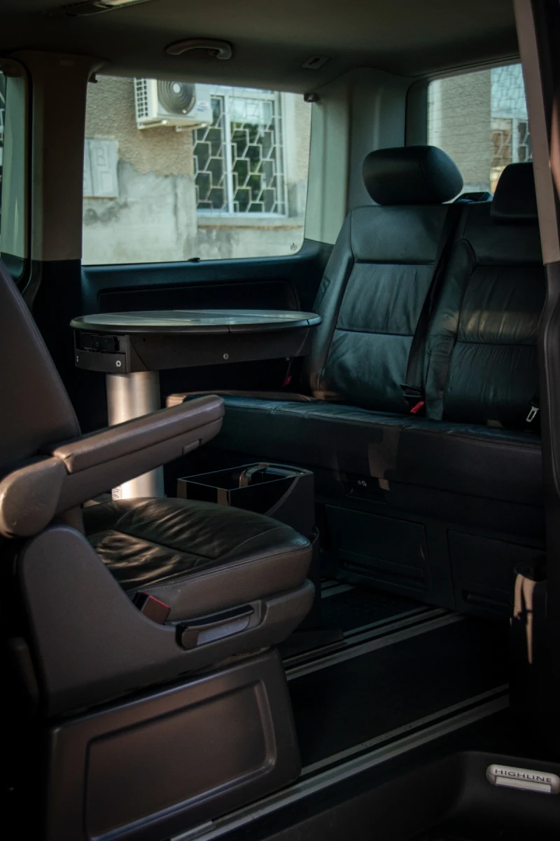 VW Multivan 2.5TDI 4 MOTION HIGHLINE, снимка 6 - Автомобили и джипове - 52483107