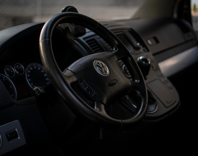 VW Multivan 2.5TDI 4 MOTION HIGHLINE, снимка 7 - Автомобили и джипове - 52483107