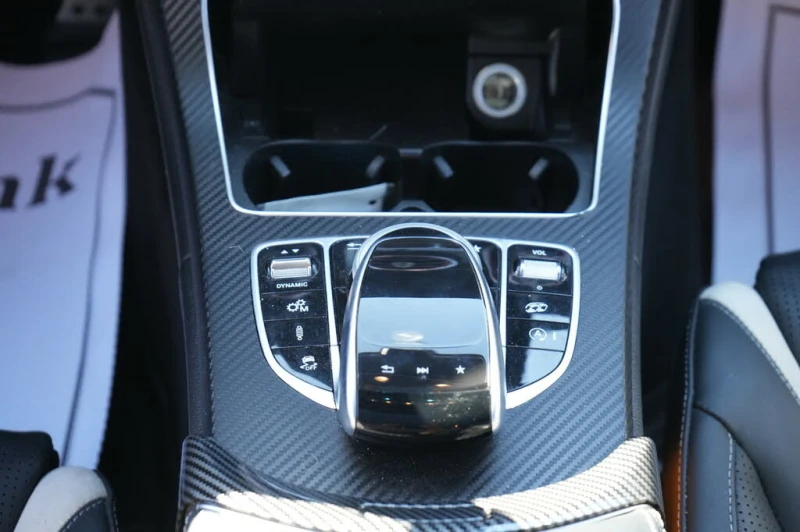 Mercedes-Benz C 63 AMG S * 4MATIC * NAVI * LED * 360 * BURMESTER * ПОДГРЕ, снимка 17 - Автомобили и джипове - 53397191