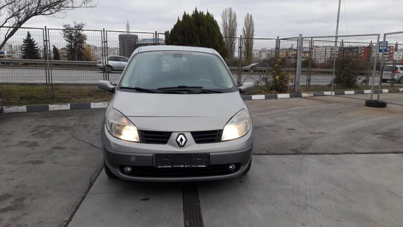 Renault Scenic 1.9DCI-6 СК, снимка 7 - Автомобили и джипове - 27168836