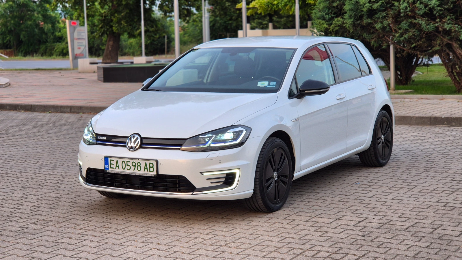 VW Golf VII 35.8 kWh 30 000км. Гаранционен - изображение 2
