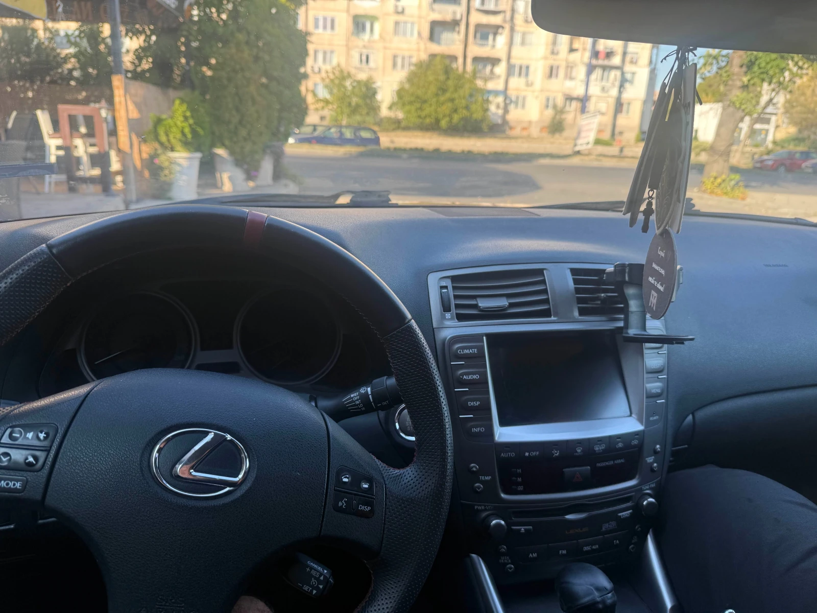 Lexus IS 220d  - изображение 2