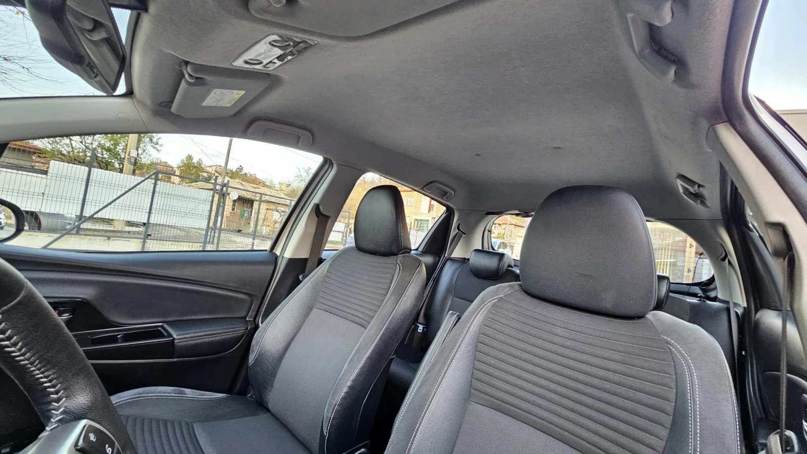 Toyota Yaris 1.4D4D 6SP IT-КАМЕРА-ИСТОРИЯ-ТОП СЪСТ-ЛИЗИНГ - изображение 9