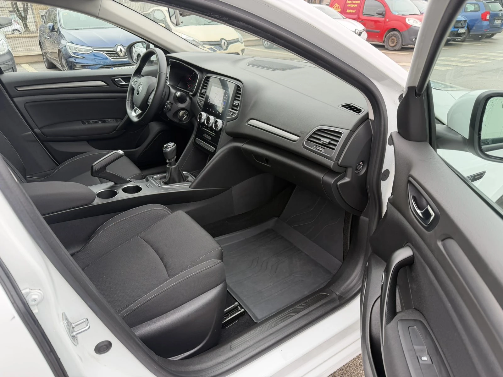 Renault Megane 1.5 dCi 115k.c. | Mobile.bg � ����������� 10