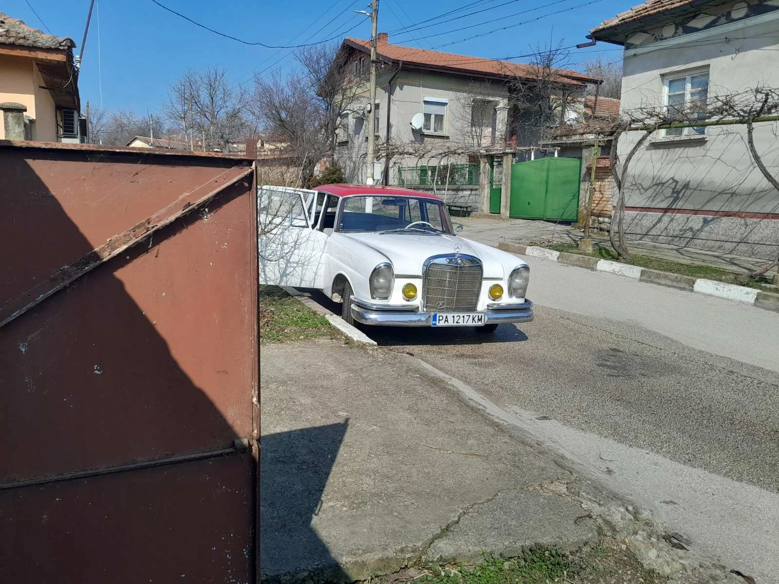 Mercedes-Benz 111 Седан, снимка 3 - Автомобили и джипове - 53738128