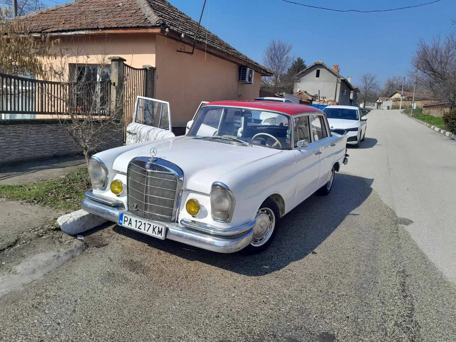 Mercedes-Benz 111 Седан