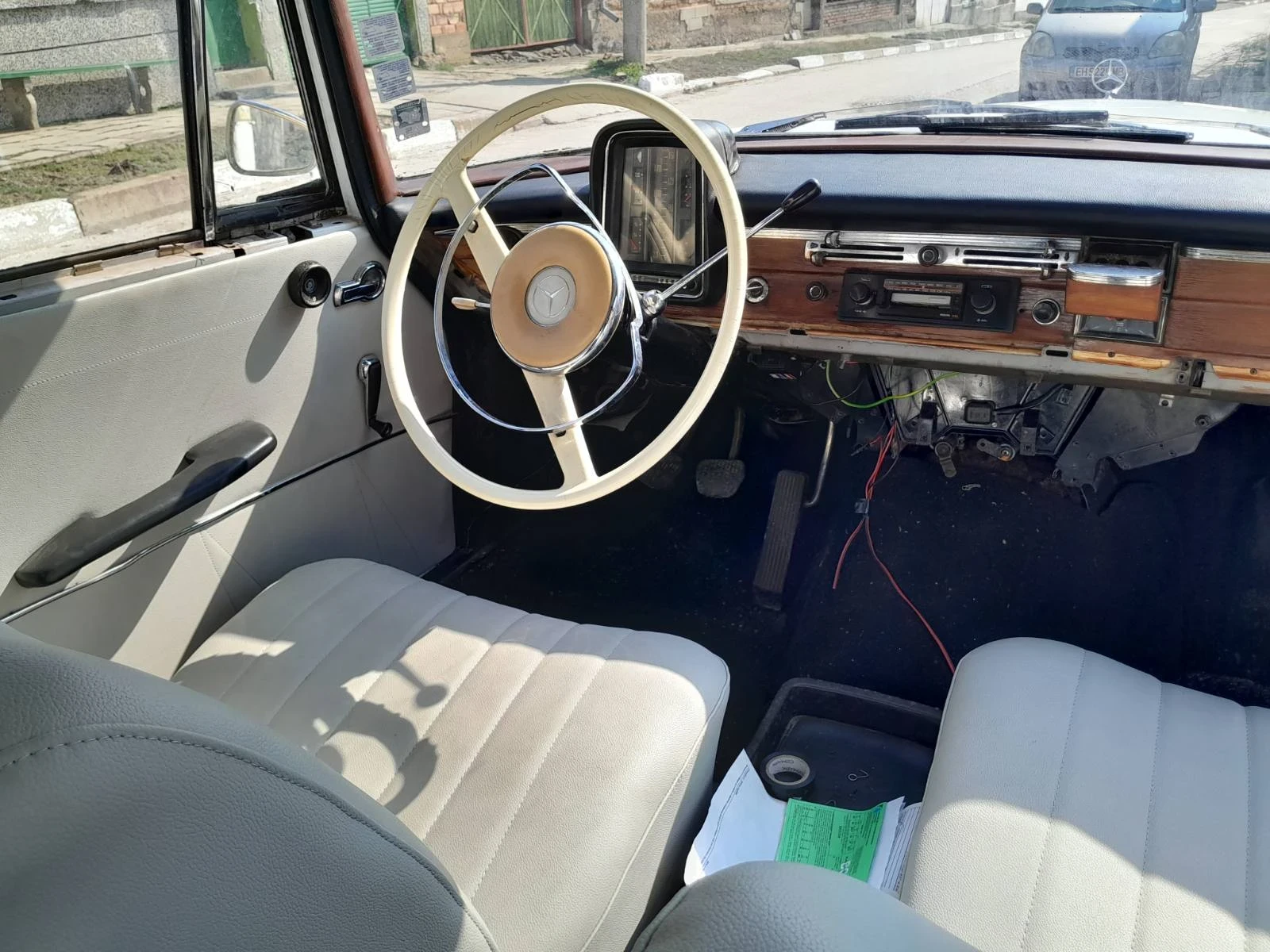 Mercedes-Benz 111 Седан, снимка 6 - Автомобили и джипове - 53738128