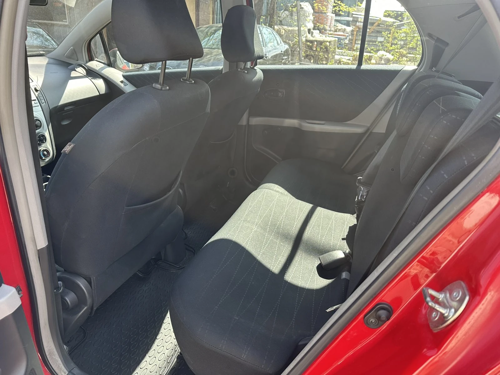 Toyota Yaris 1.0i ����������� �������� | Mobile.bg � ����������� 10