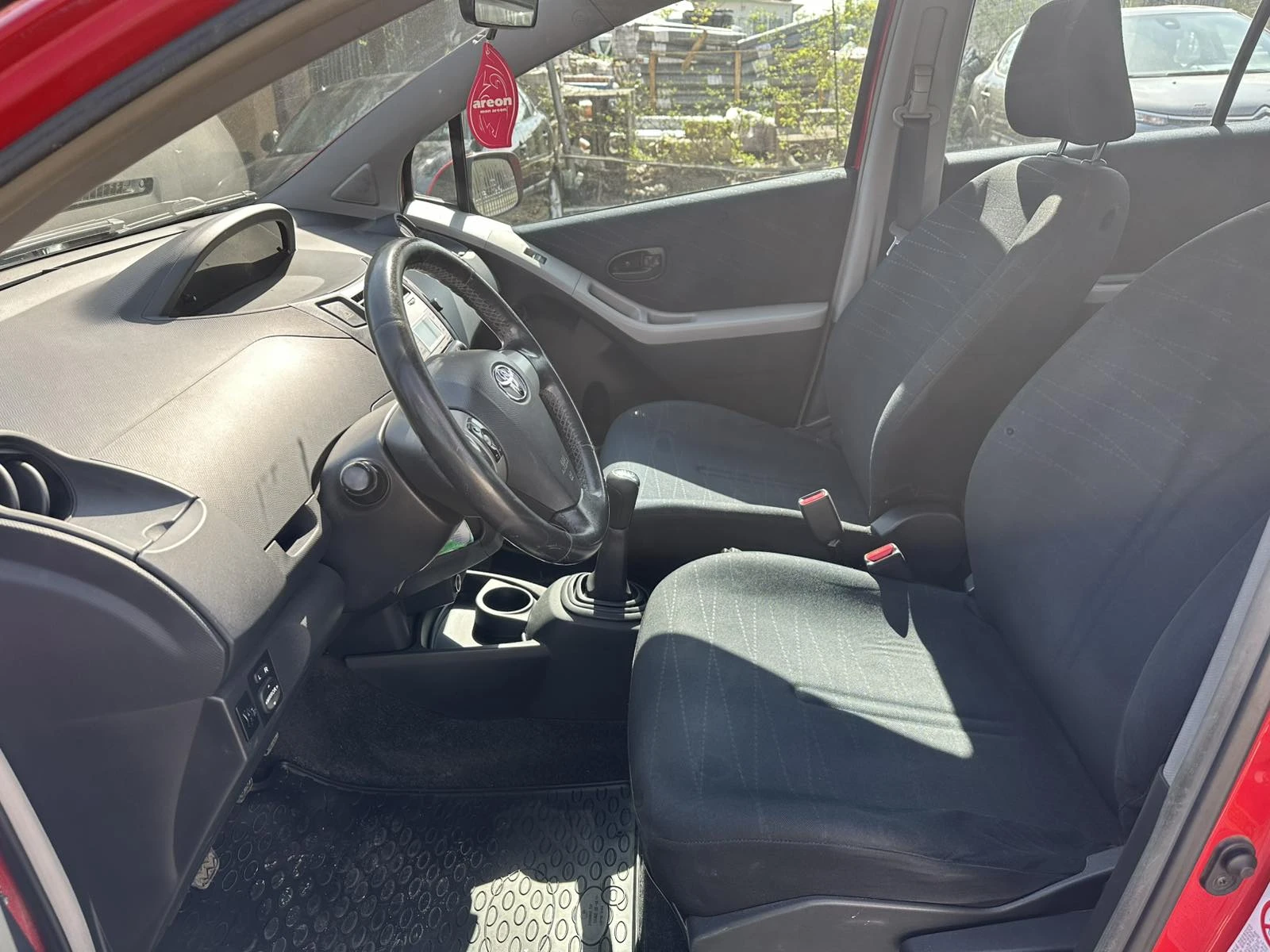 Toyota Yaris 1.0i ����������� �������� | Mobile.bg � ����������� 9