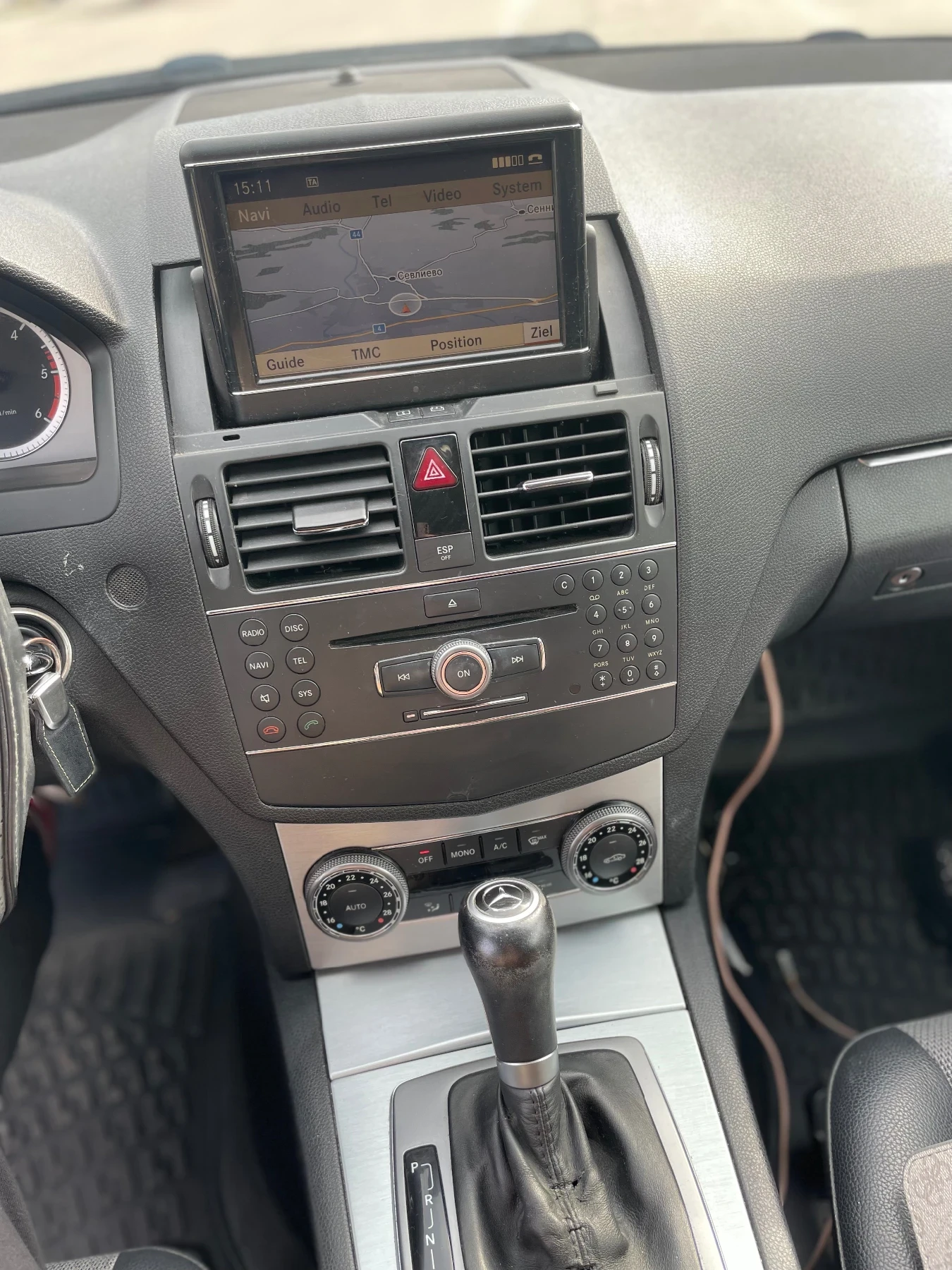 Mercedes-Benz C 220, снимка 11 - Автомобили и джипове - 54492944