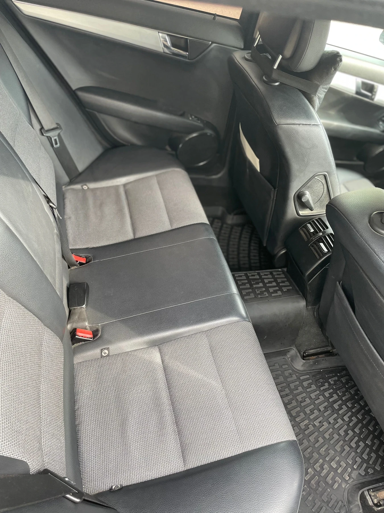 Mercedes-Benz C 220, снимка 10 - Автомобили и джипове - 54492944