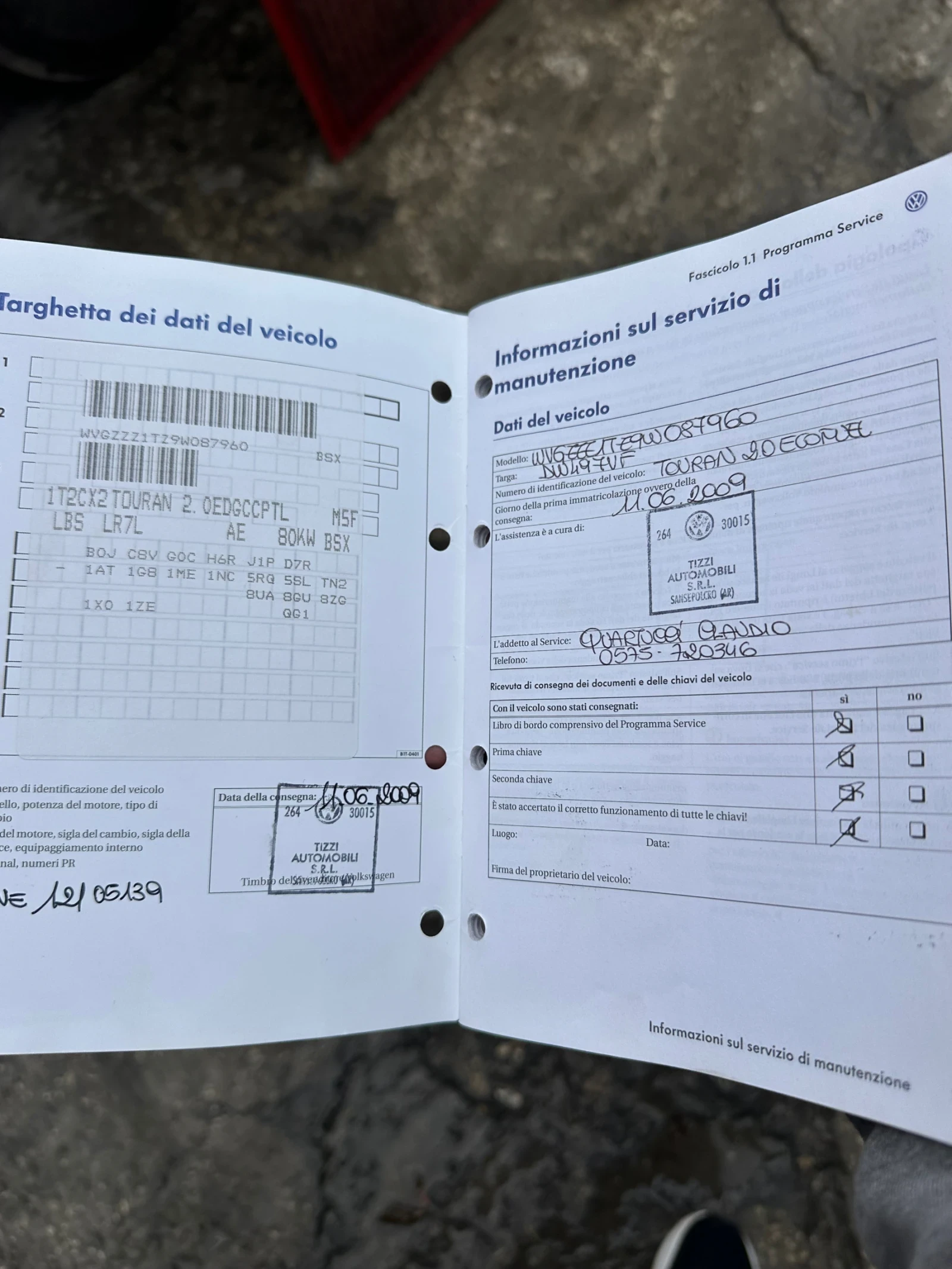 VW Touran Ecofuel, снимка 14 - Автомобили и джипове - 54567403