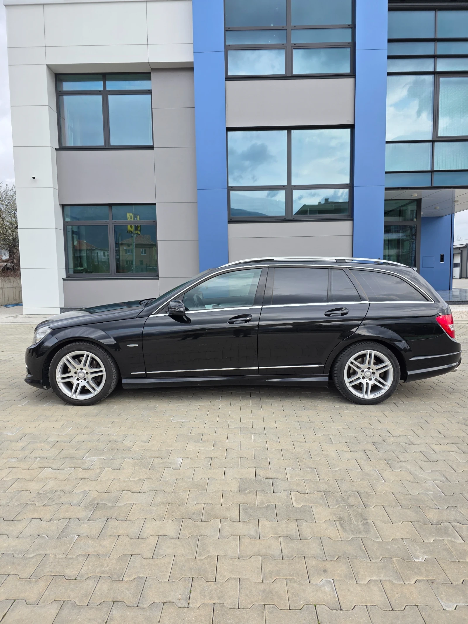 Mercedes-Benz C 320