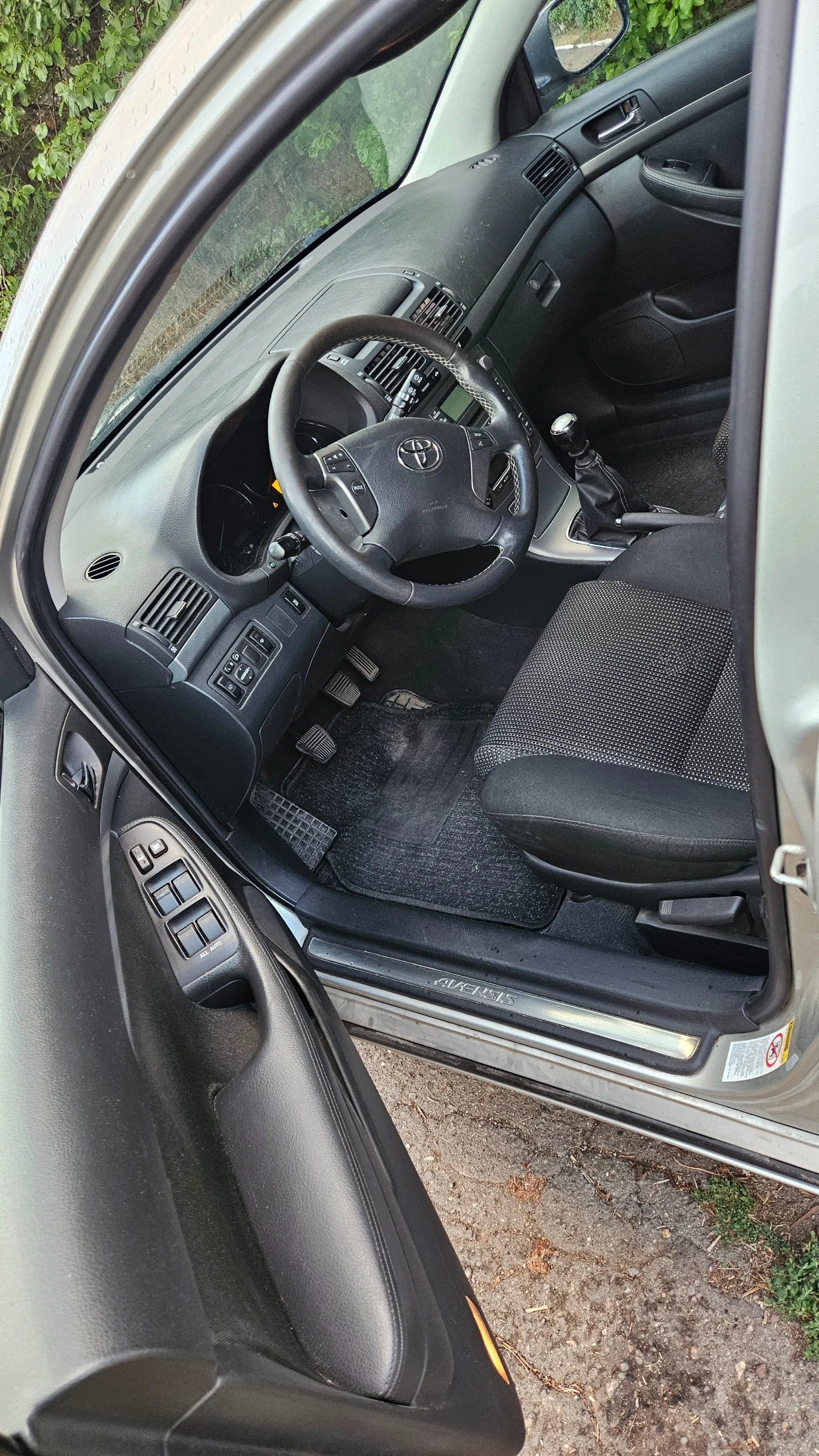 Toyota Avensis 2.2 D4D DCAT, снимка 8 - Автомобили и джипове - 55846618