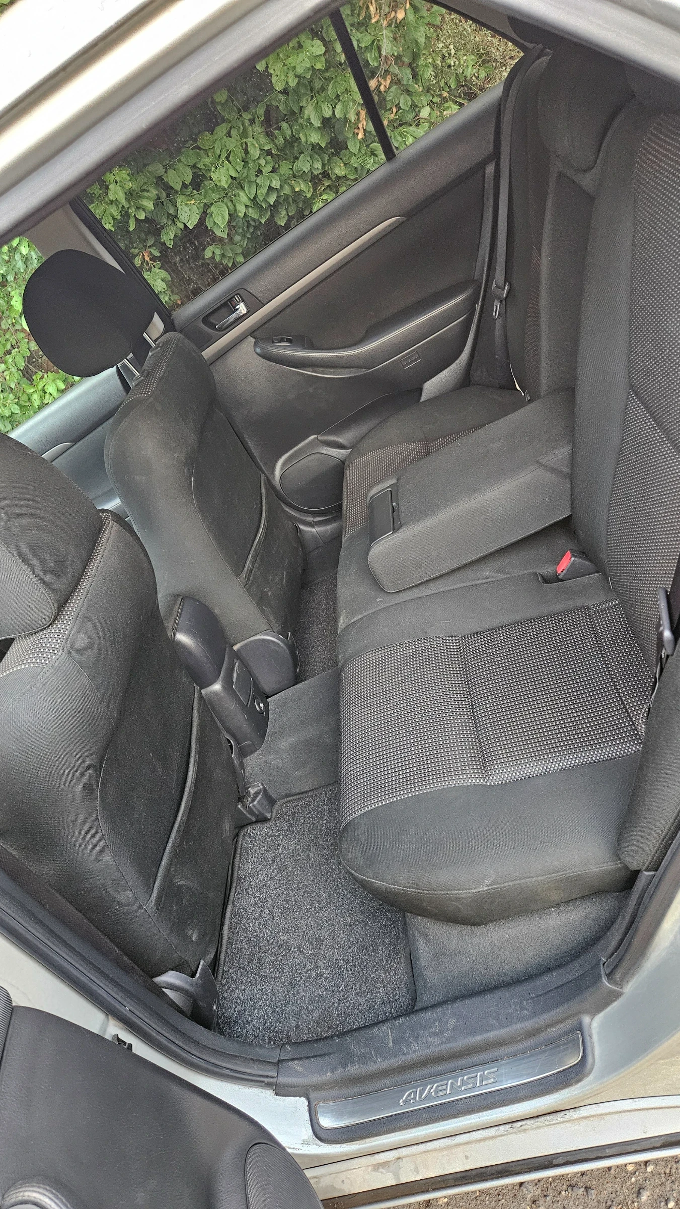 Toyota Avensis 2.2 D4D DCAT, снимка 9 - Автомобили и джипове - 55846618