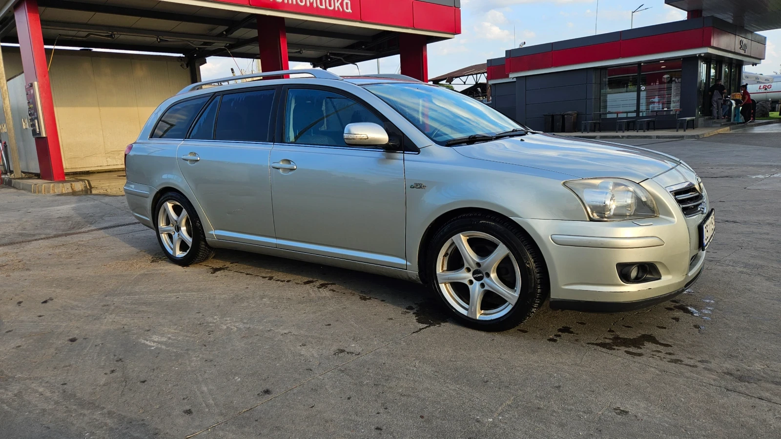 Toyota Avensis 2.2 D4D DCAT, снимка 3 - Автомобили и джипове - 55846618