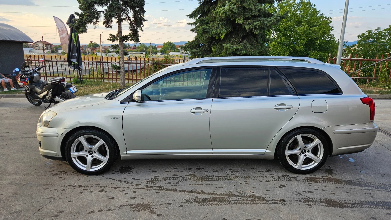 Toyota Avensis 2.2 D4D DCAT, снимка 2 - Автомобили и джипове - 55846618