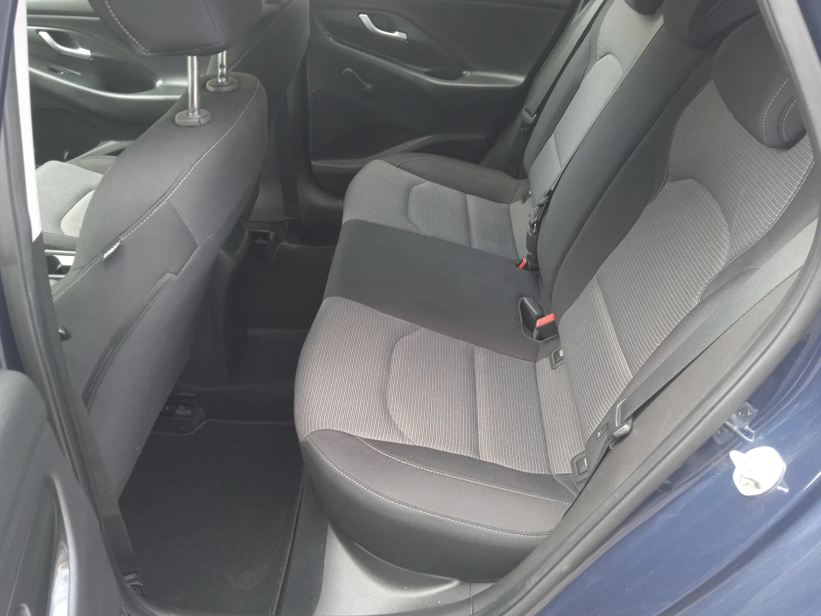 Hyundai I30 1.4i, снимка 10 - Автомобили и джипове - 56192293