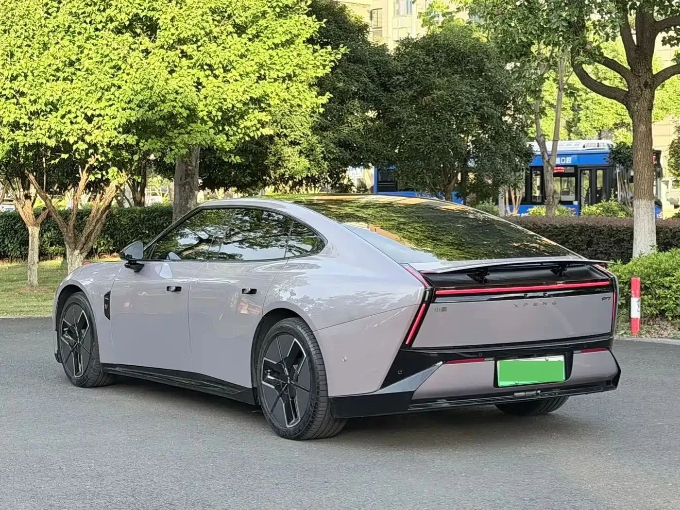 Xpeng P7, снимка 4 - Автомобили и джипове - 56687601