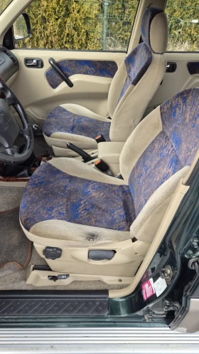 Nissan Terrano 2.4, 4х4 7 местен с метан, снимка 5 - Автомобили и джипове - 53643786