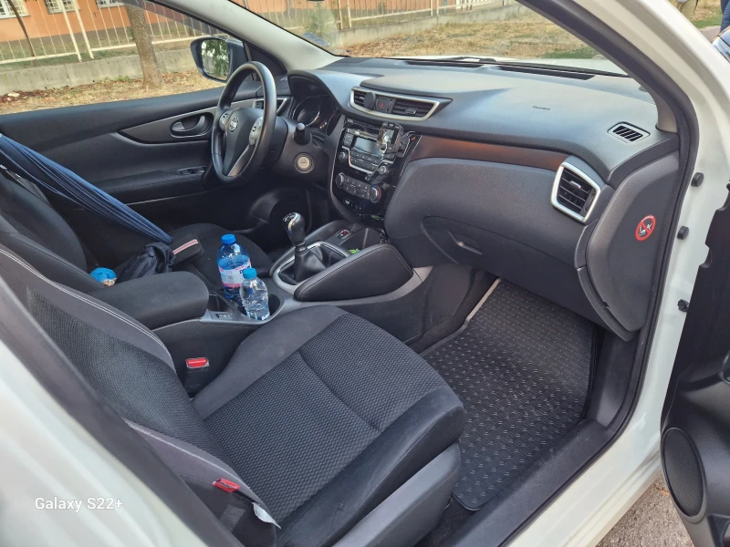 Nissan Qashqai, снимка 9 - Автомобили и джипове - 47285678