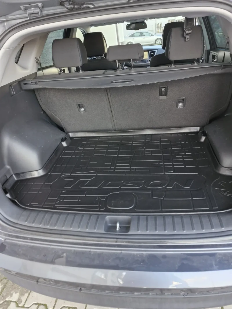 Hyundai Tucson 1.7 CRDI , снимка 14 - Автомобили и джипове - 52913130