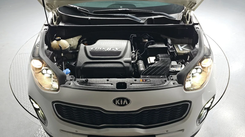 Kia Sportage 2.0 CRDI / АВТОМАТИК / СЕРВИЗНА ИСТОРИЯ !!!, снимка 17 - Автомобили и джипове - 53383206