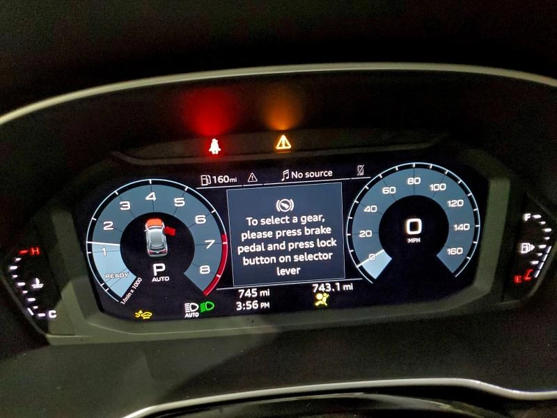 Audi Q3 2.0L 4 All wheel drive, снимка 14 - Автомобили и джипове - 52904715