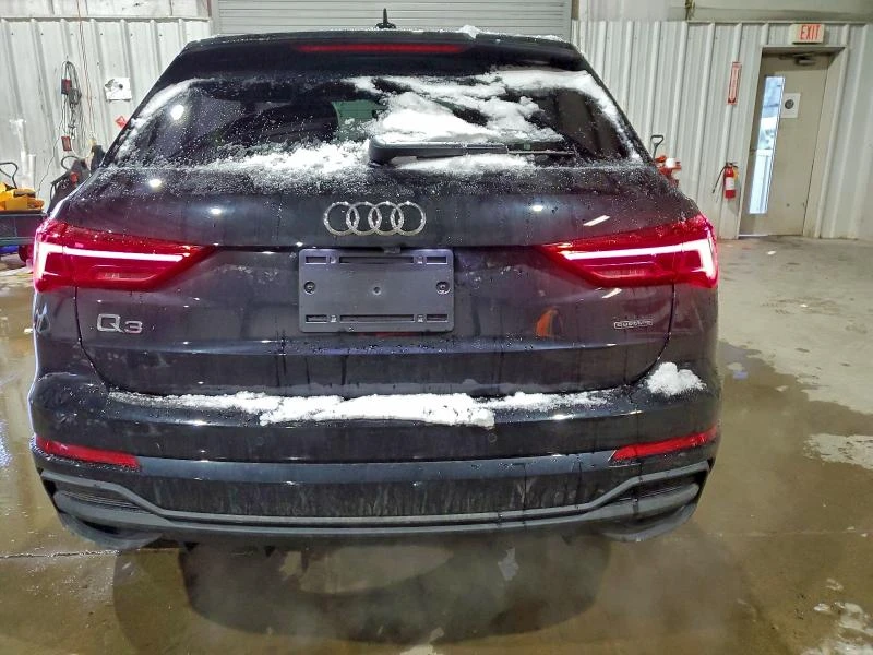 Audi Q3 2.0L 4 All wheel drive, снимка 11 - Автомобили и джипове - 52904715
