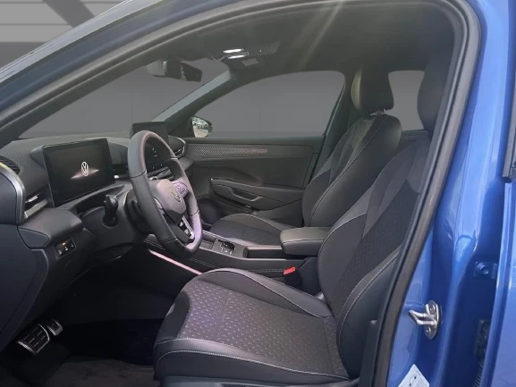 VW T-Roc 1.5 eTSI = R-Line = Black Style Гаранция, снимка 4 - Автомобили и джипове - 55737531
