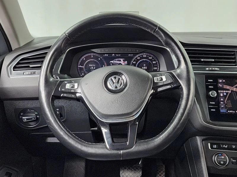 VW Tiguan 2.0 TDI 4Motion Prestige| 150к.с., снимка 13 - Автомобили и джипове - 56199777