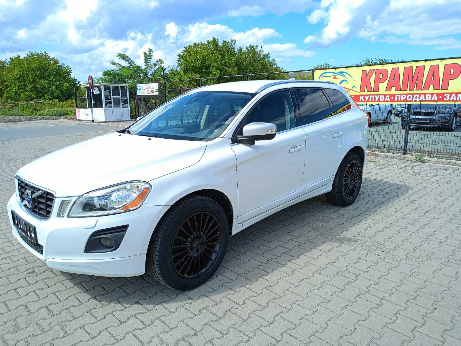 Volvo XC60 D5 AWD 2.4 D - изображение 2