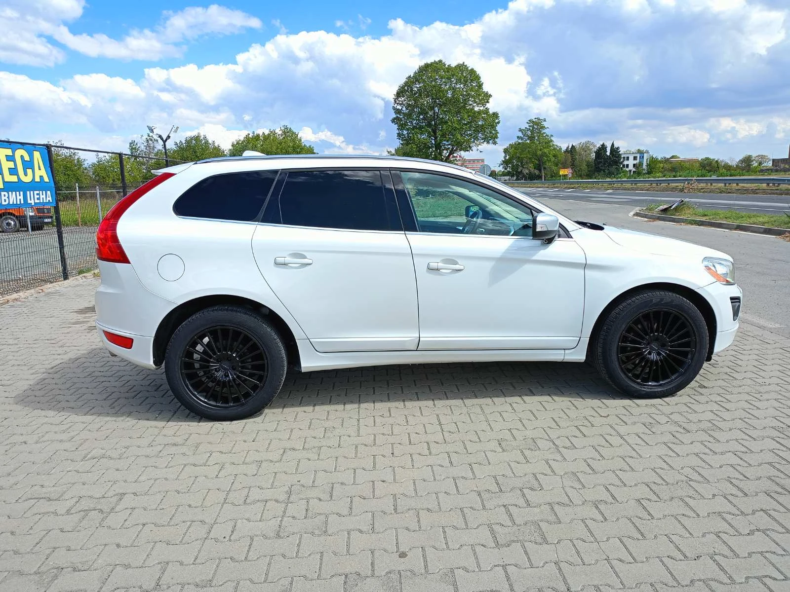 Volvo XC60 D5 AWD 2.4 D - изображение 3