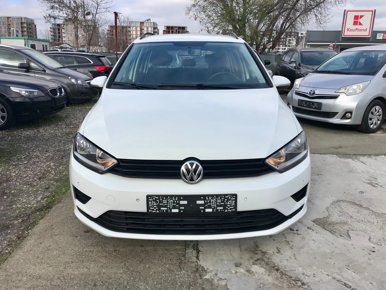 VW Sportsvan 1.6tdi-90kc.-face | Mobile.bg � ����������� 1