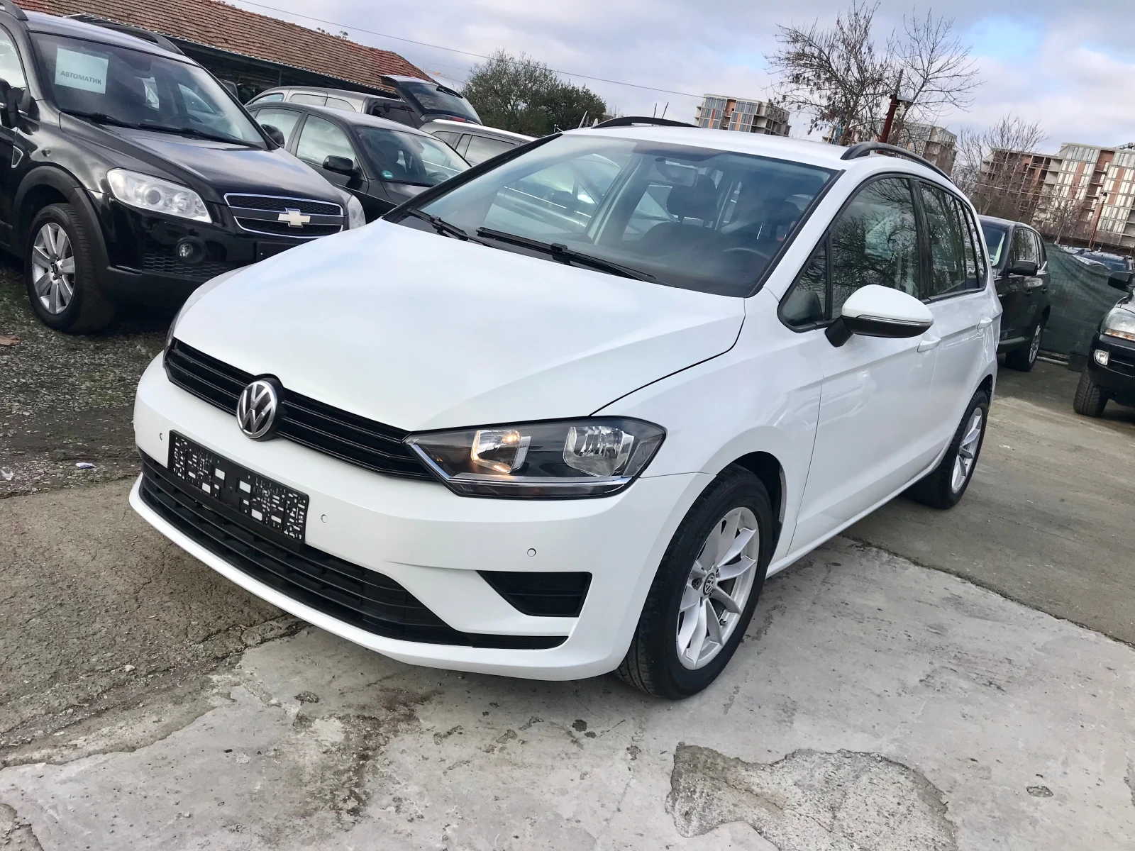 VW Sportsvan 1.6tdi-90kc.-face - изображение 3